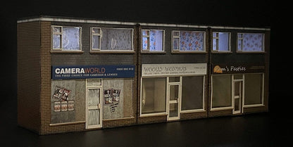 KX089 OO Low Relief 1970's Terraced Shops Model Kit