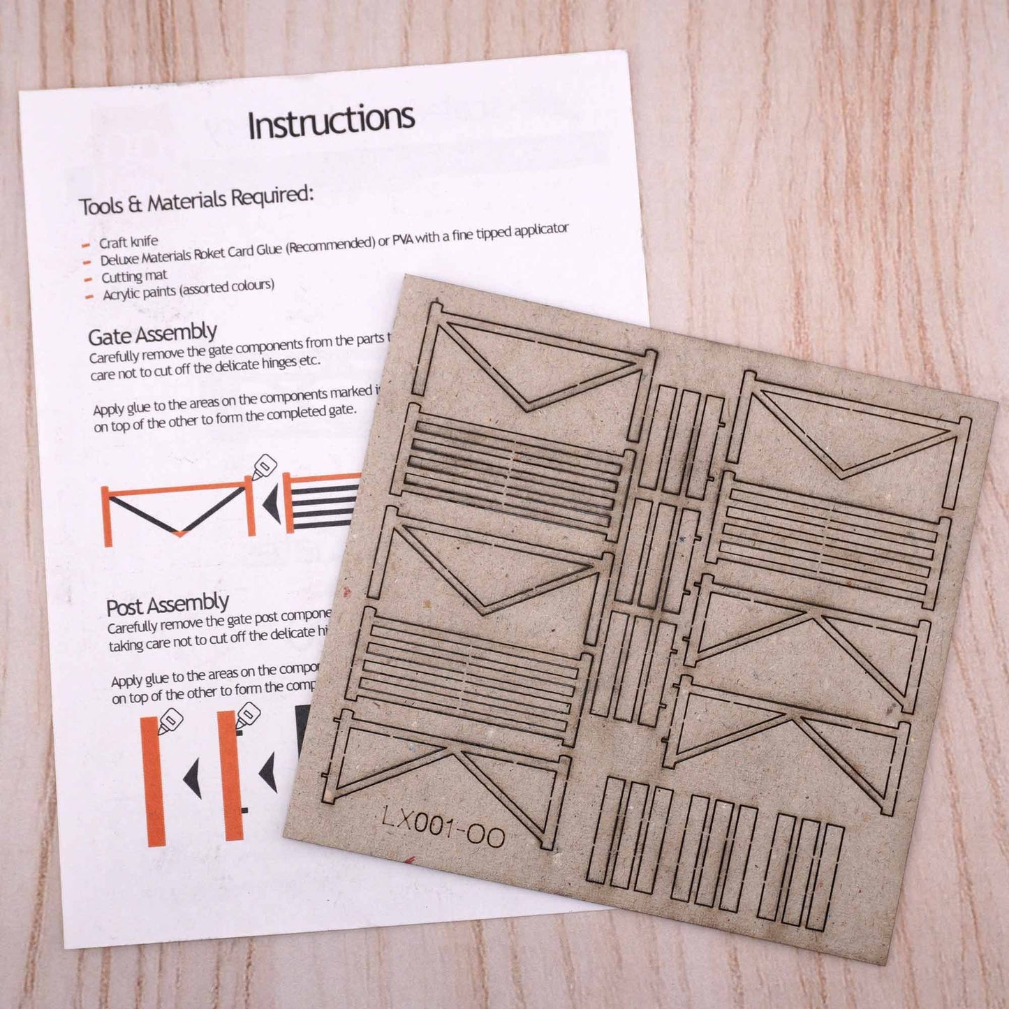 OO/HO Five Bar Gates Model Kit (x3)
