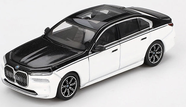 MGT00959-R BMW i7 xDrive60 Alpine White/Black Sapphire (RHD)