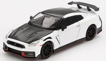 MGT01045-R Nissan GT-R Nismo 2024 Brilliant White Pearl (RHD)