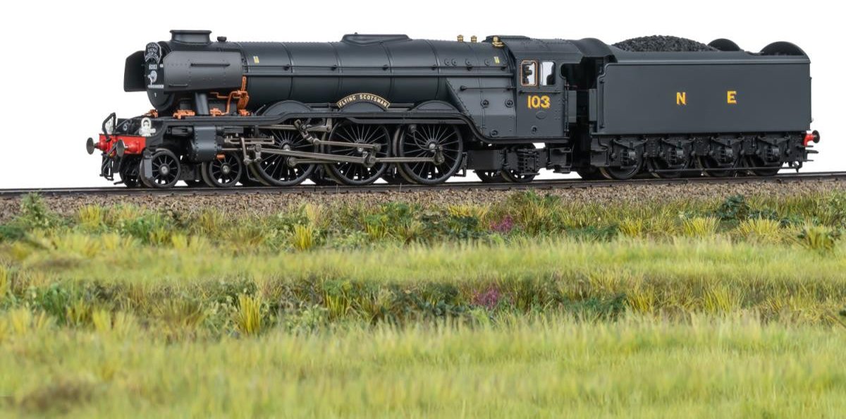 Class A3 'Flying Scotsman' NE Wartime Black 60103 NRM Condition - AC Sound & Smoke