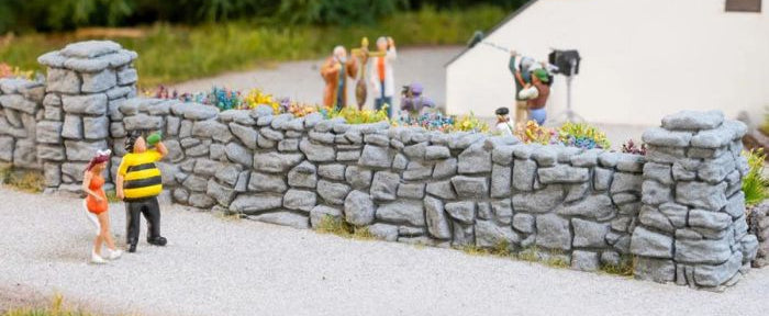 N58286 HO Scale Granite Walling 104.2cm