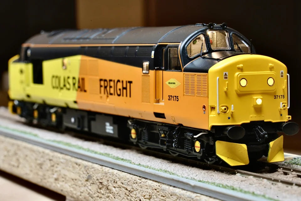 OO Gauge Class 37 Ploughs V2 (Pack of 2) - Unpainted