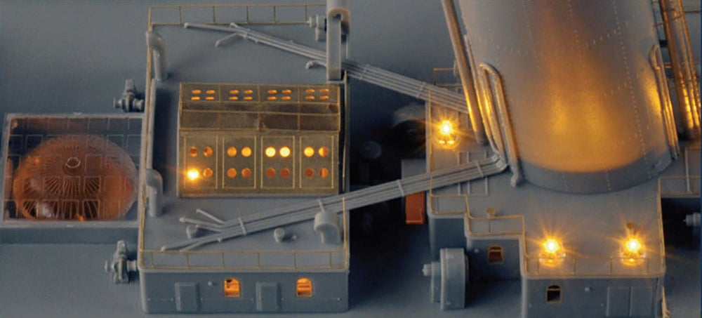 PKTM03719 Titanic Model Kit with LED Light Set