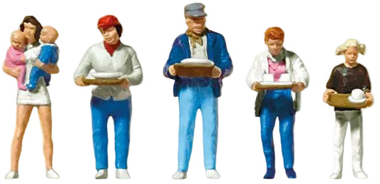 At the Canteen (5) Exclusive Figure Set