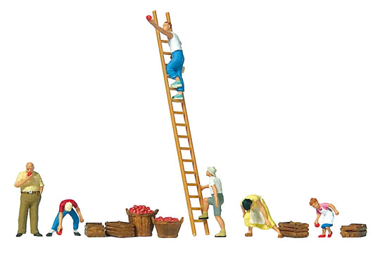 Apple Harvest (6) Exclusive Figure Set