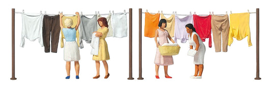 Women Hanging Laundry (4) Exclusive Figure Set