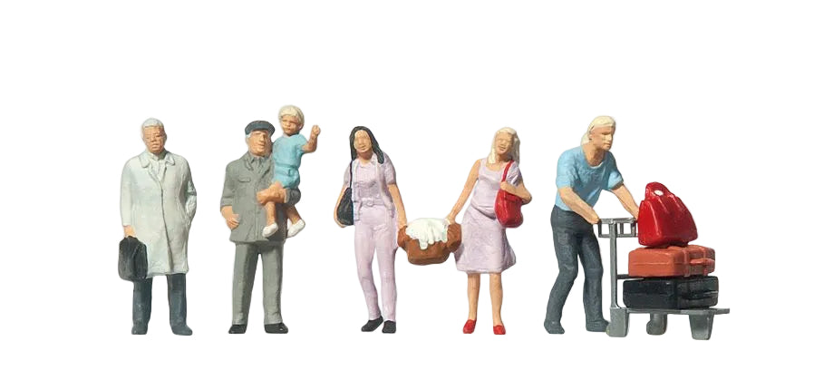 PR14122 Travellers at the Railway Station (6) Standard Figure Set