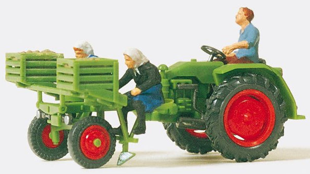 17935 Tool Carrier with Potato Planter/Figures