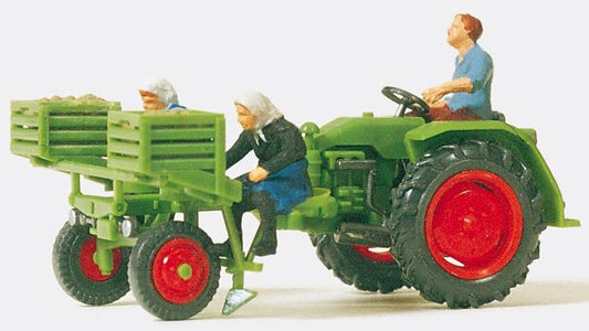 17935 Tool Carrier with Potato Planter/Figures
