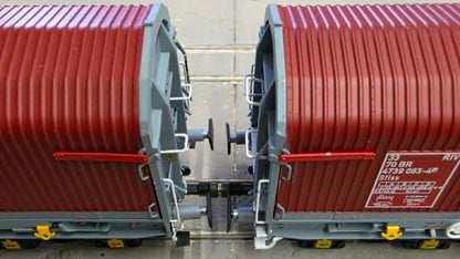 RRM180 OO Gauge Magnetic Couplings - 10mm Drawbar (14 Pack)