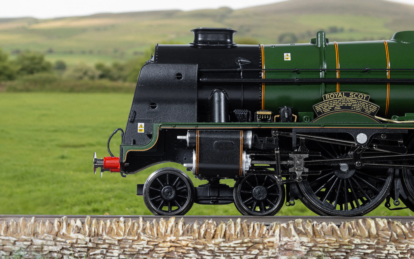 R30500 Class 7P 4-6-0 BR Green Early Emblem 46100 'Royal Scot' (One:One Collection) Steam Locomotive