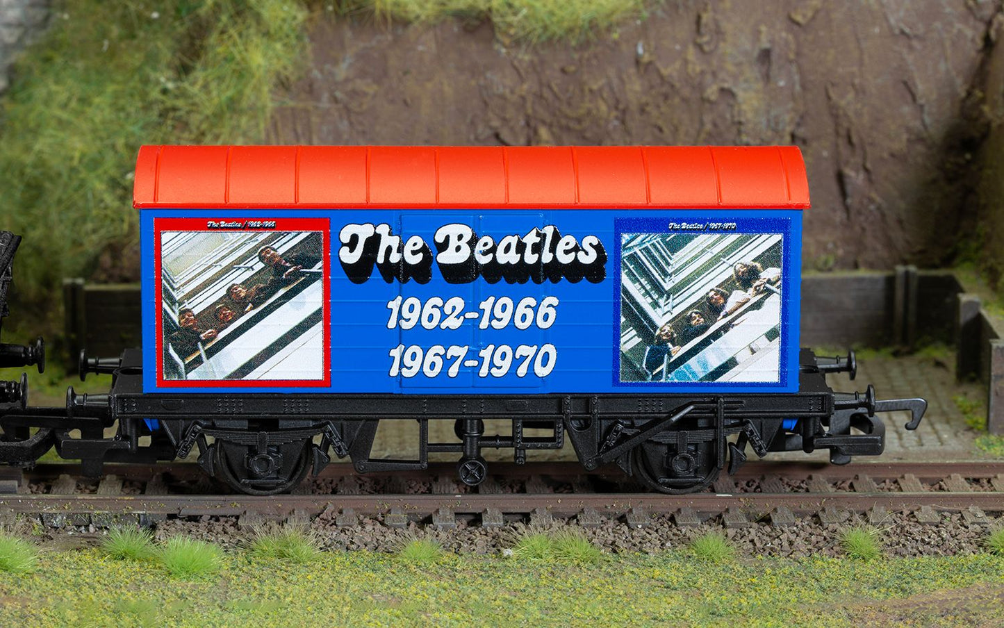 The Beatles, '1962 - 66 & 1967 - 70' Wagon