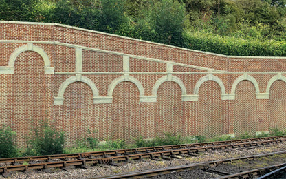 Skaledale High Stepped Arched Retaining Walls x2 (Red Brick)