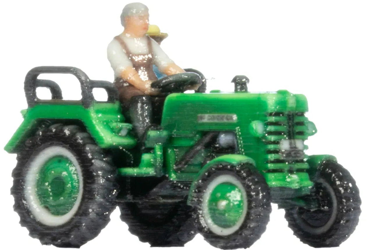N37609 McCormick D Tractor Green 3D Master Vehicle