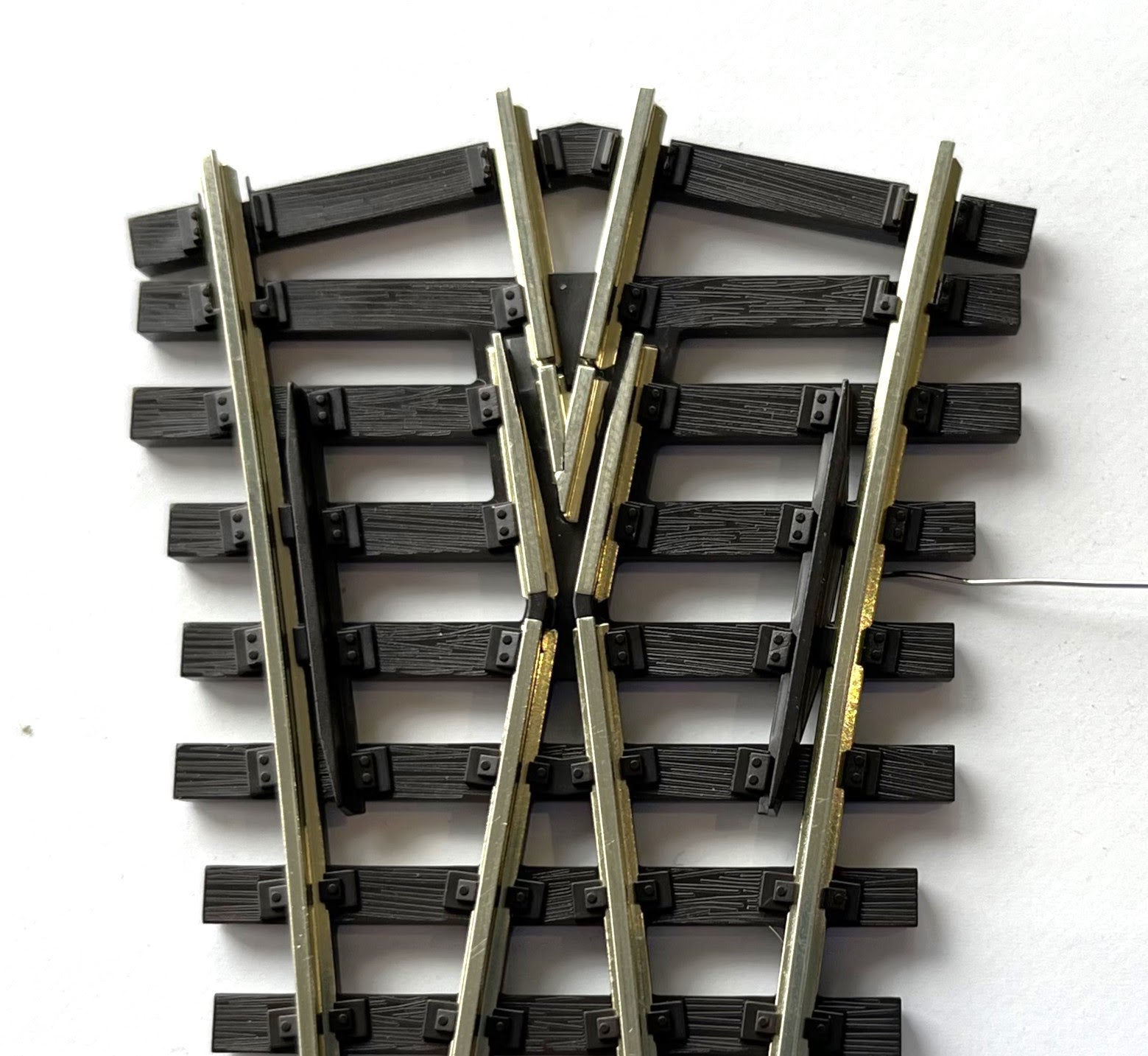 Peco HO Scale Code 100 Insulfrog #8 Right-Hand Turnout - Model Railroad Track