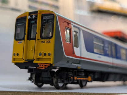 E81004 Class 313 3-Car EMU 313026 BR Network SouthEast