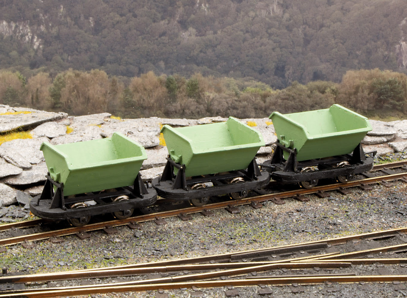 Skip Rails Peco OR165 O-16.5 (NG7) V-Skip Side Tip Wagons Lasercut Kit – Rails