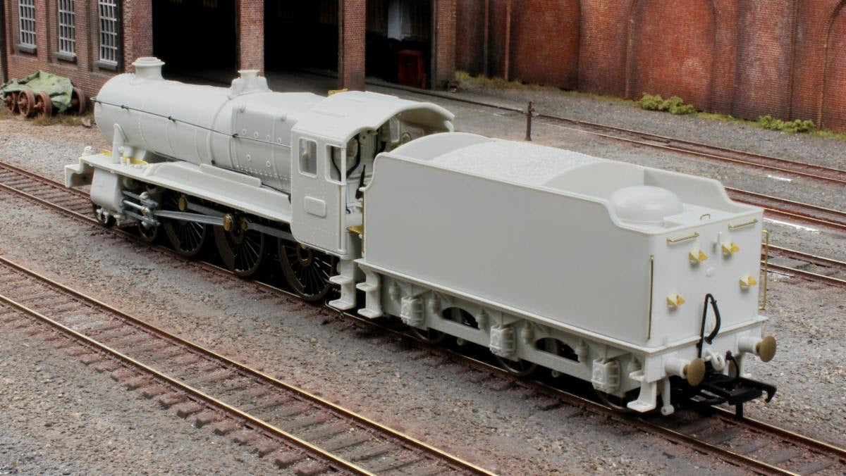 GWR County No.1001 G W Lined Green Steam Locomotive - DCC Sound