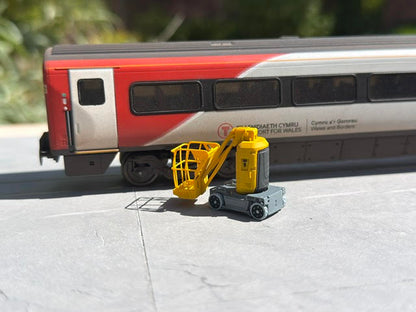 RRM177 OO Gauge Mini Cherry Picker (Single Kit Pack) - Unpainted Model Kit