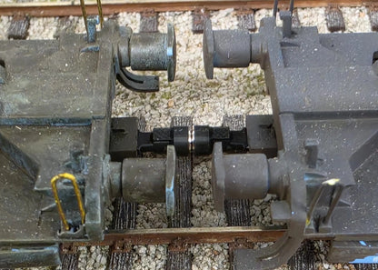 RRM181 OO Gauge Magnetic Couplings - 8mm Drawbar (14 Pack)