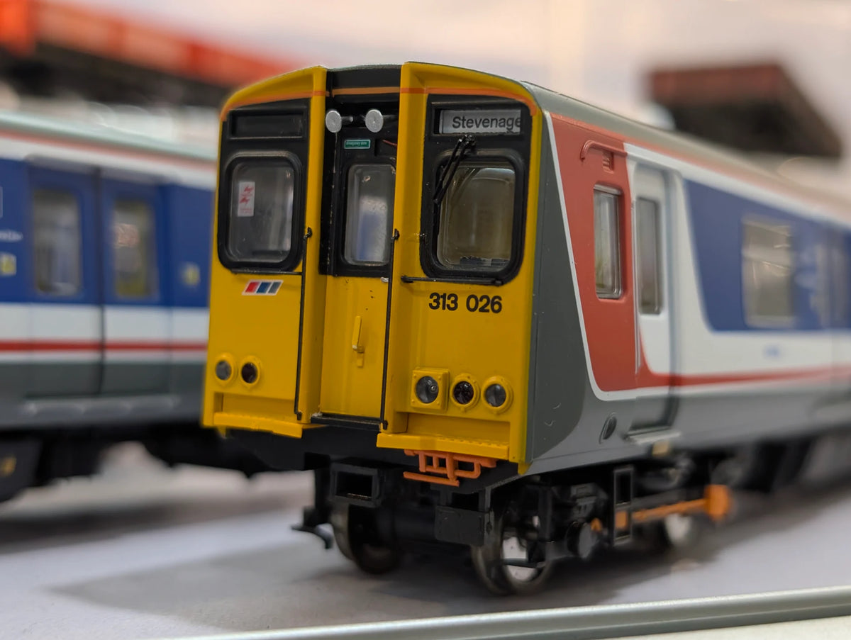 E81004 Class 313 3-Car EMU 313026 BR Network SouthEast