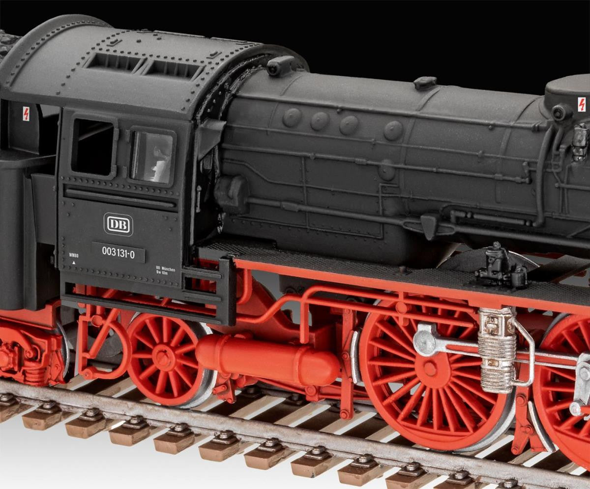 German BR03 Locomotive with Tender (1:87 Scale) Model Kit