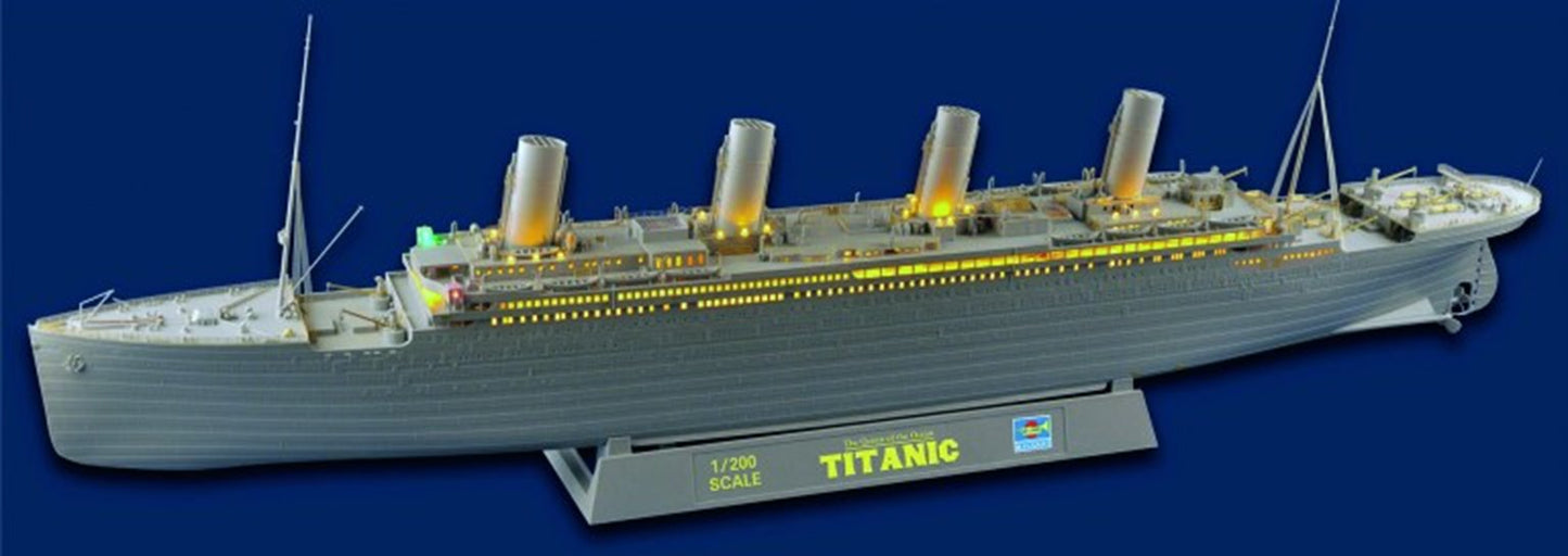 Titanic Model Kit with LED Light Set