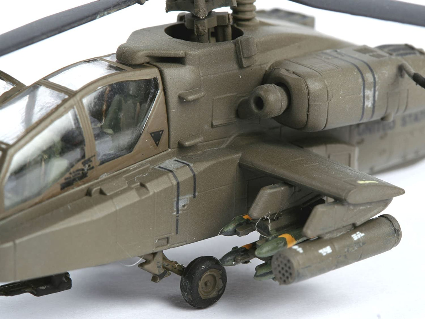 US AH-64D Longbow Apache (1:144 Scale) Model Kit