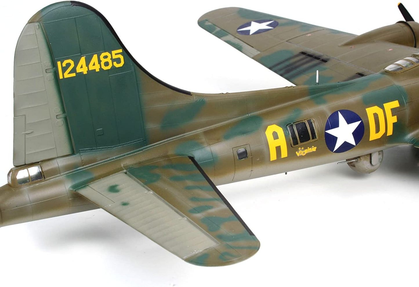 B-17F Memphis Belle (1:48 Scale) Model Kit