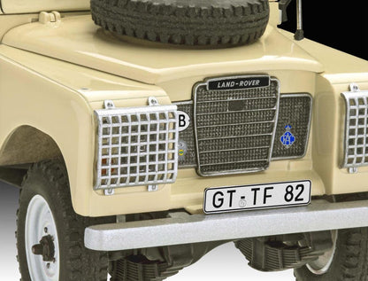 Land Rover Series III LWB Commercial (1:24 Scale) Kit