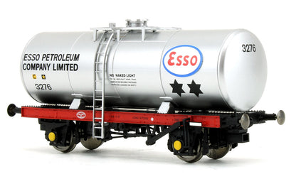 Pre-Owned Class 33 D6535 BR Green Locomotive with 4x 1960s silver ESSO 'A' tank wagons