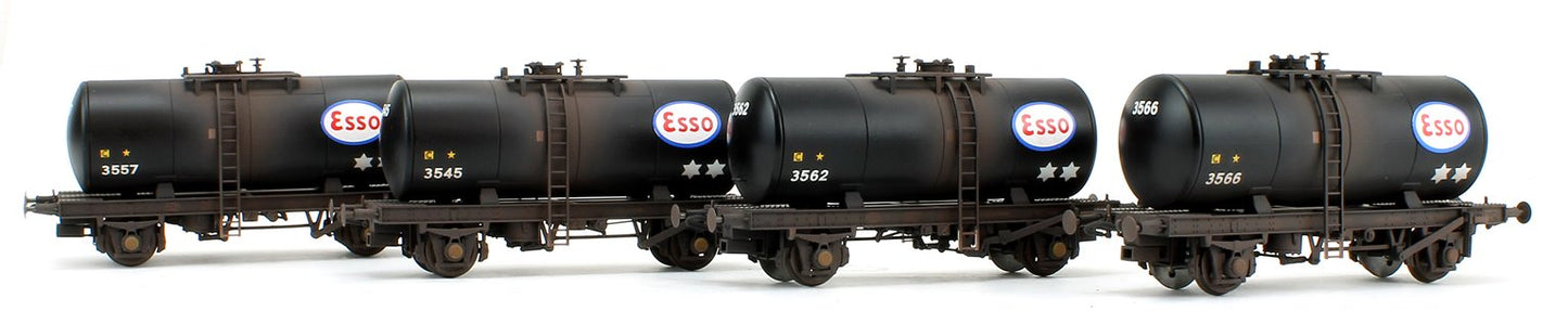 Pre-Owned Class 33 D6580 BR Green (FYE) Diesel Locomotive with 4x late 1960s ESSO 'B' tank wagons - Weathered