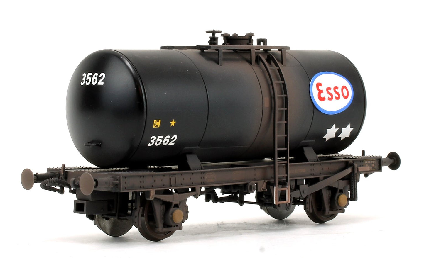 Pre-Owned Class 33 D6580 BR Green (FYE) Diesel Locomotive with 4x late 1960s ESSO 'B' tank wagons - Weathered