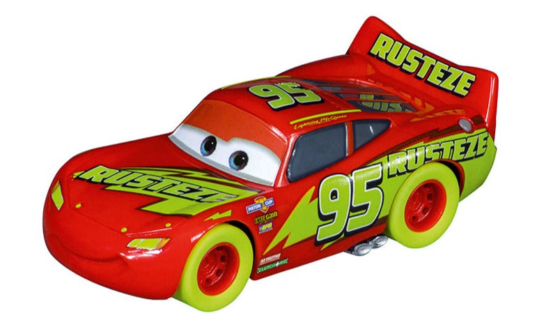 Carrera GO!!! Disney-Pixar Cars™ - Lightning McQueen "Glow Racer"