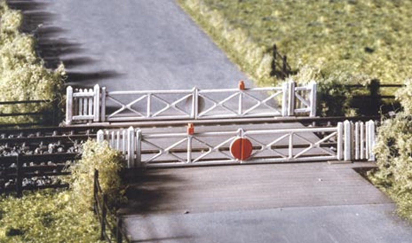 Level Crossing with gates