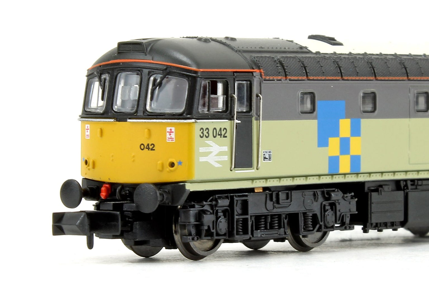 Class 33/0 33042 Triple Grey Construction Sector Diesel Locomotive