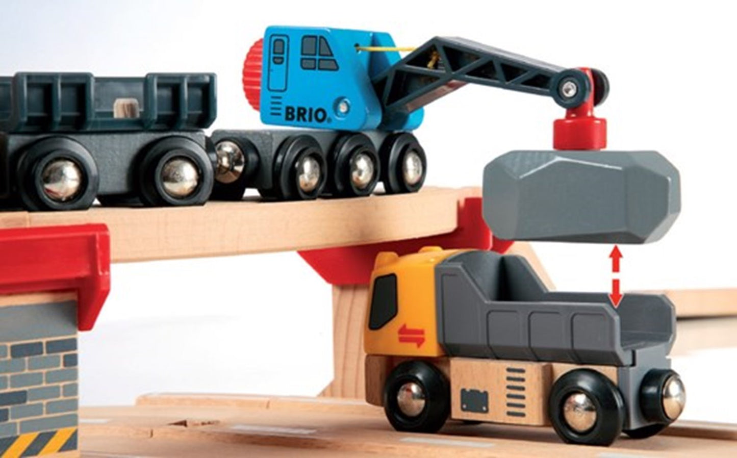 BRIO WORLD - Rail & Road Loading Set