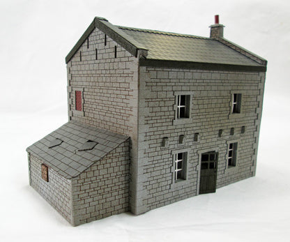 OOFH1 Country house with porch and out-building kit