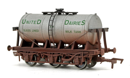 6 Wheel Milk Tanker SR United Daries - Weathered
