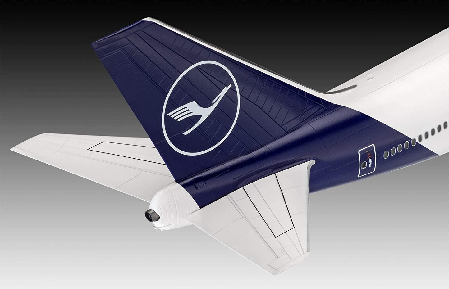 Boeing 747-8 "Lufthansa" New Livery (1:144 Scale) Model Kit