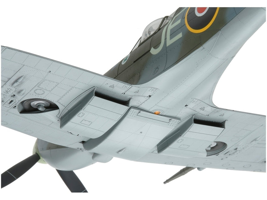 1/32 Aircraft Series No.19 Supermarine Spitfire Mk.IXc Kit