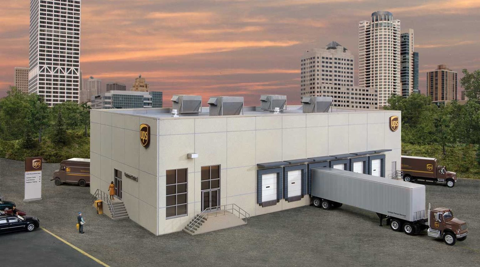 UPS Hub With Customer Centre Kit