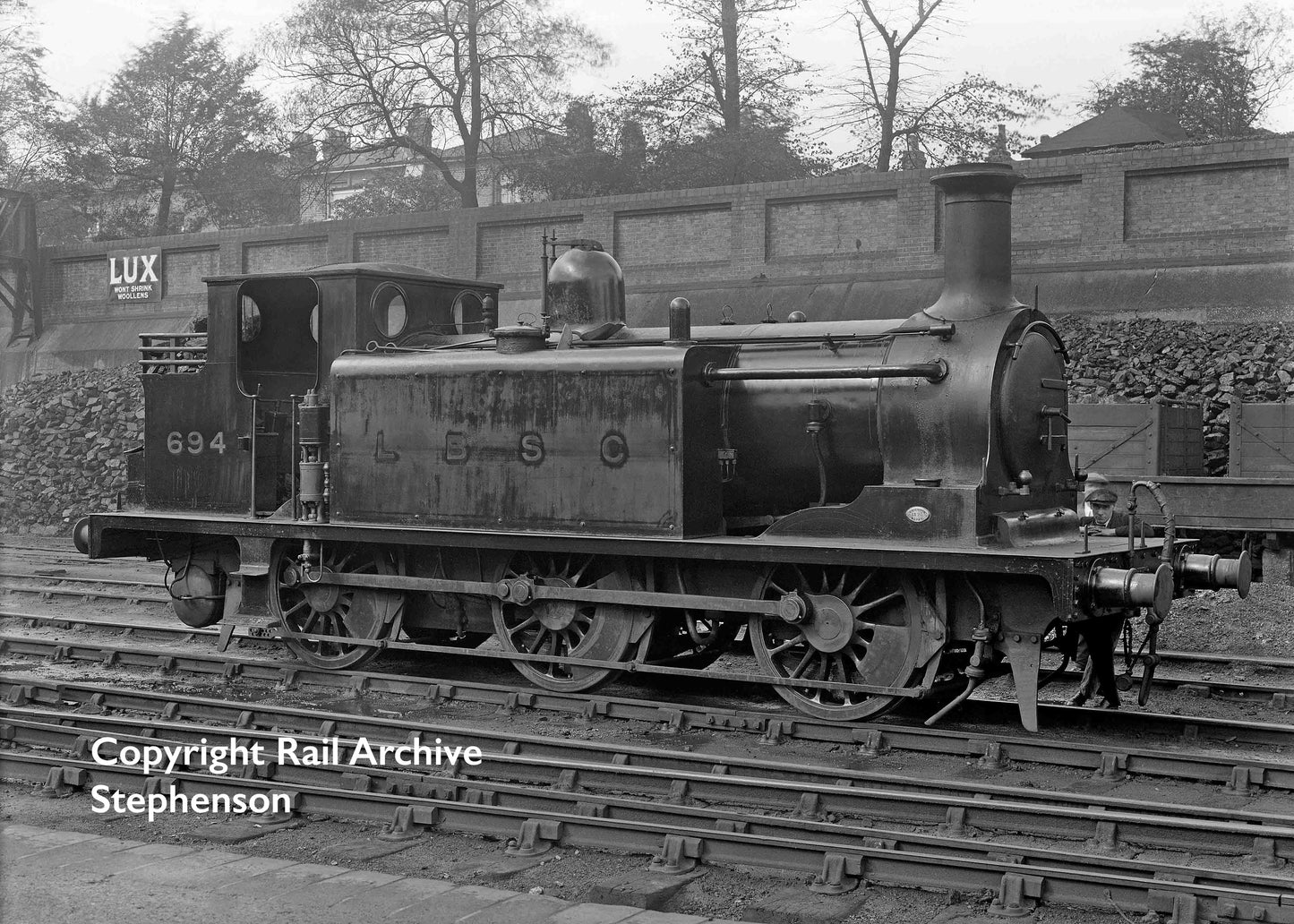 LBSCR Stroudley ‘E1’ 0-6-0T No. 137, LBSCR Marsh Umber - Steam Tank Locomotive - DCC Sound