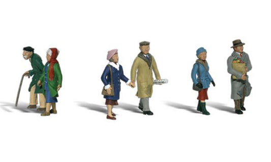 Couples in Coats - HO Scale