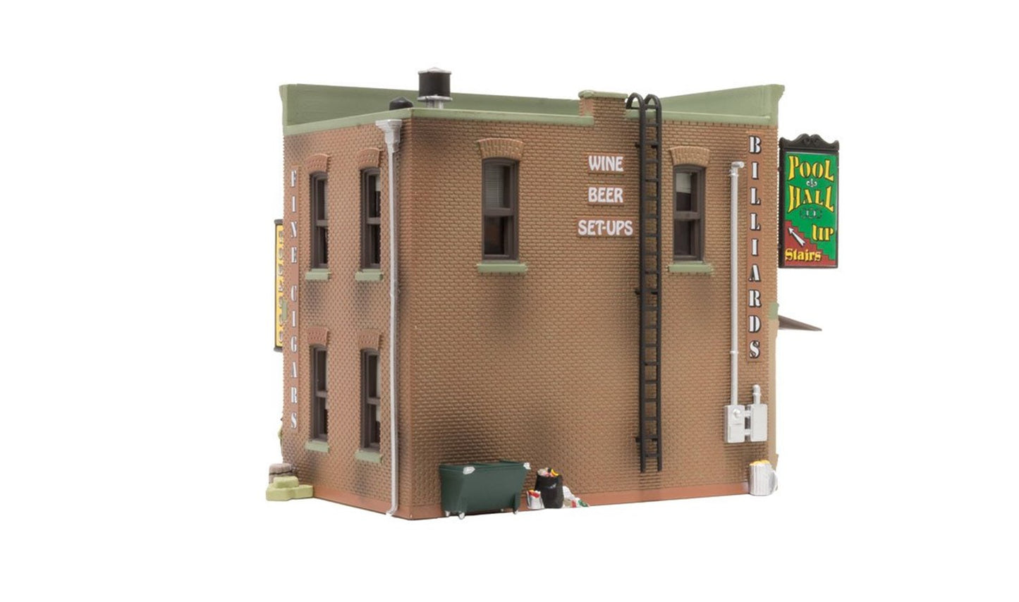 BR5024 Corner Emporium - HO Scale