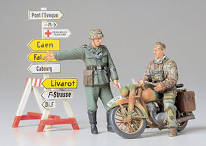 1/35 Military Miniature Series No.241 1/35 German Motorcycle Orderly Set