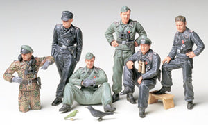 1/35 Military Miniature Series No.201 1/35 German Tank Crew at Rest