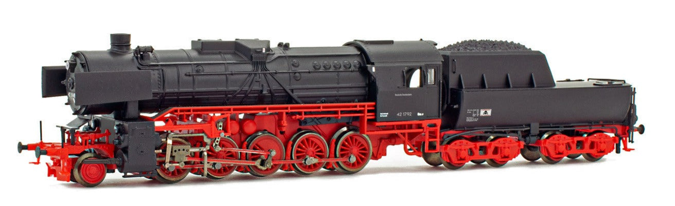 DR BR42 HEAVY STEAM LOCOMOTIVE III