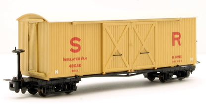 Bogie Covered Goods Wagon SR Insulated 48050